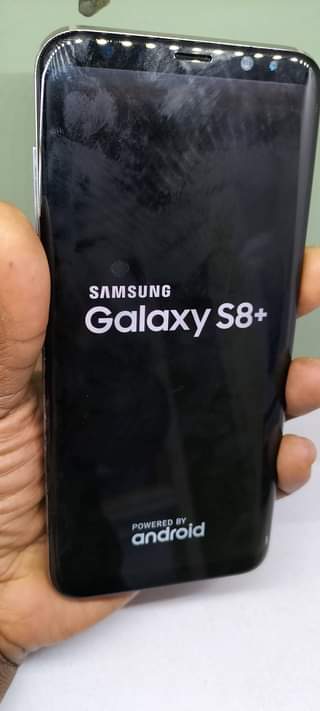 A picture of Samsung S8 plus 350k