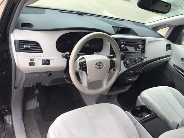 A picture of 2012 Toyota Sienna