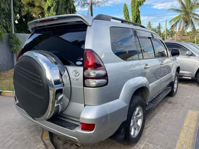 A picture of Prado diamond zipo mbili zote ni kali Bei ml 28
