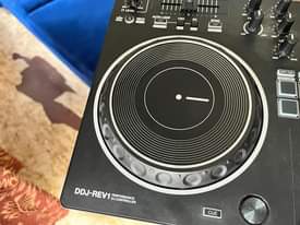 A picture of Pioneer Dj Controller