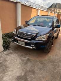 A picture of Lexus RX 330 SUV good gear sound engine chilling Ac