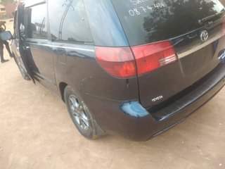 A picture of Registered sienna 2004 for sale nothing to repair call now
