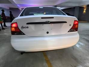 A picture of 2005 model Ford Focus registered..... Flashed on First body..... Engine