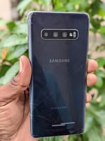 A picture of Samsung S10 plus