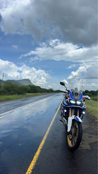 A picture of Honda Africa Twin Adventure Sport DCT 2018 model