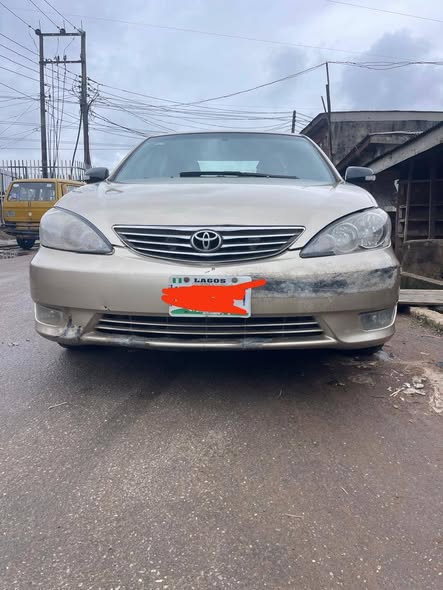 A picture of Very clean 05 Toyota camry XLE