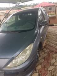 A picture of Peugeot 307 Manual Transmission 4 sale Clean first body and