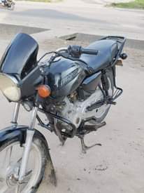 A picture of Hii HAPA BOXER 150 Mbichiii iposokoni kwabei nafuu sana Laki