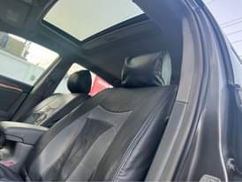 A picture of 2 years used first body Toks standard 2006 Toyota Avalon