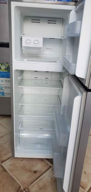 A picture of Hisense double door