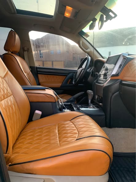 A picture of 2010 upgraded to 2018 Landcruiser neatly used 27m 08142427653