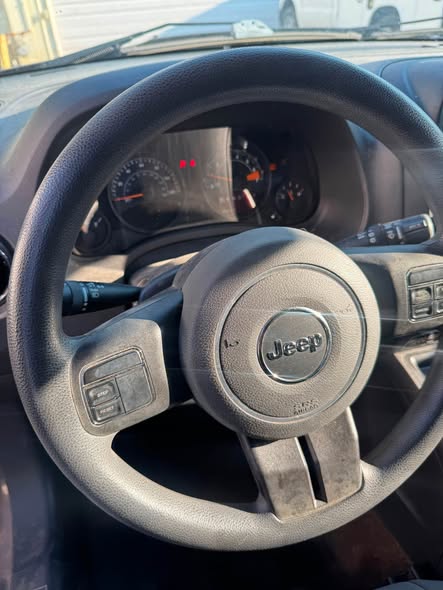 A picture of 2016 Jeep compass