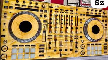 A picture of Dj equipments