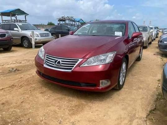A picture of Lexus EX 350