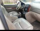 A picture of Toyota Sienna 2004