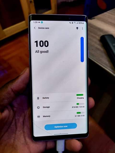 A picture of Note 9 clean 128GB 6Ram drop your offer