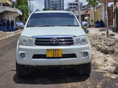 A picture of TOYOTA FORTUNE