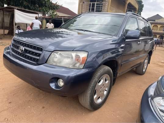 A picture of Toyota Highlander 2006