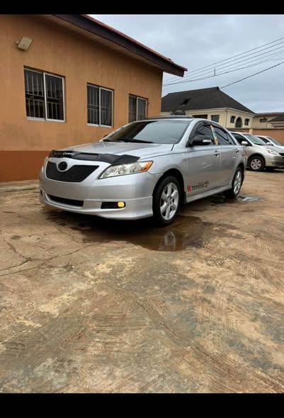A picture of Toyota Camry 08 for sell 6 5M Toks standard contact