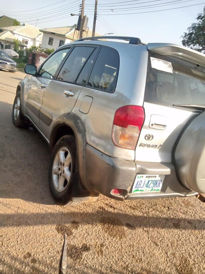 A picture of First body 2004 Toyota Rav4