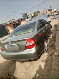 A picture of Toyota Camry 2004 model on belts engine is 70 gear