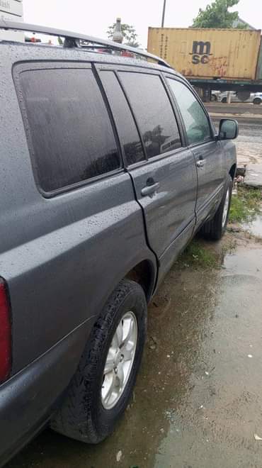 A picture of Neatly used Toyota highlander Buy and drive Sound engine Gear