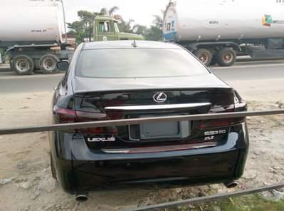 A picture of 2007 model ES350 upgraded to 2015 selling for 9million Clean