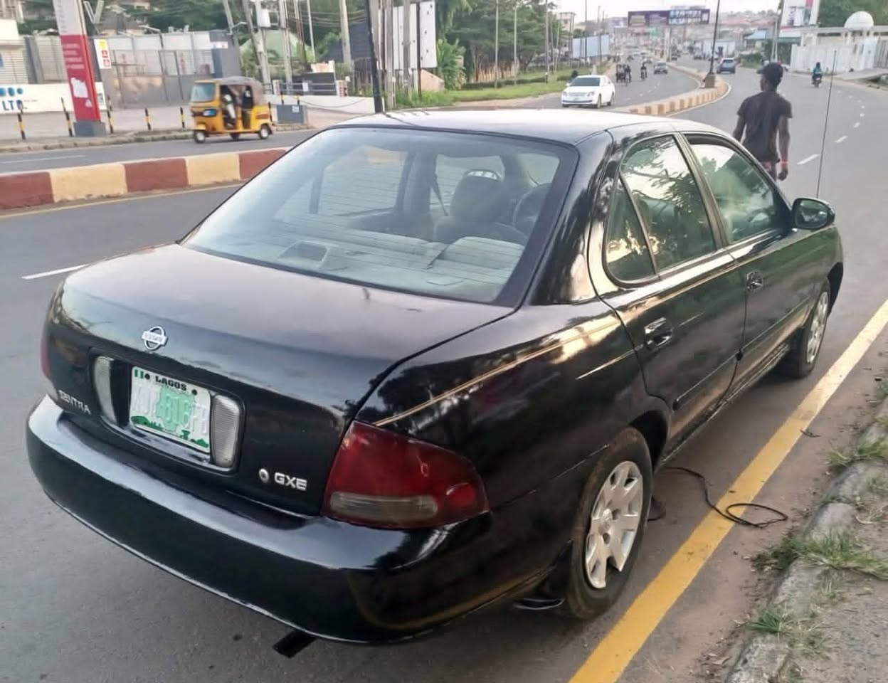 A picture of 2002 Nissan sentra