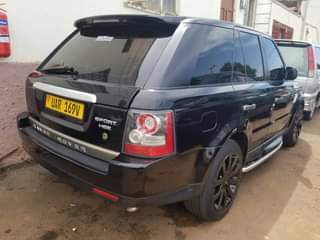 A picture of Range rover