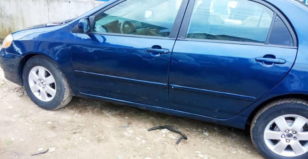 A picture of 2005 Toyota corolla