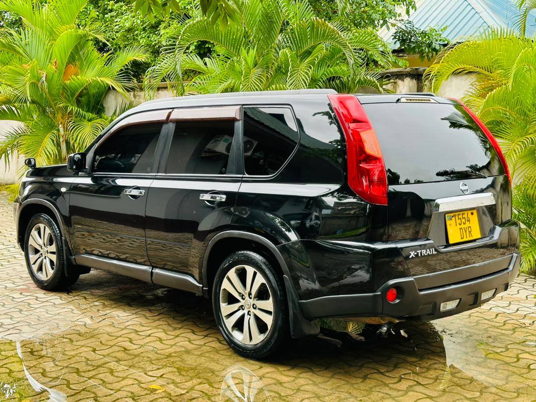 A picture of Nissan Xtrail DYR Year 2010 Cc 1990 In mint condition