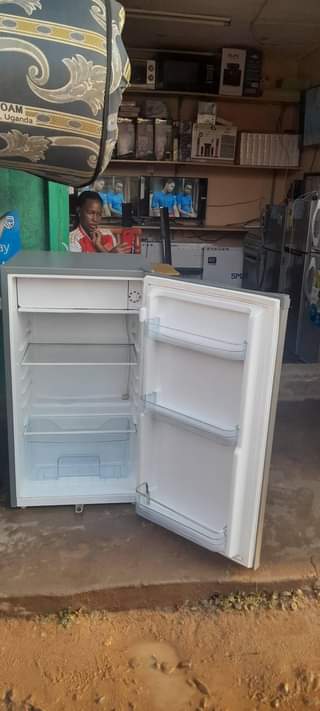 A picture of 120L capacity BRUHM single door fridge on sale