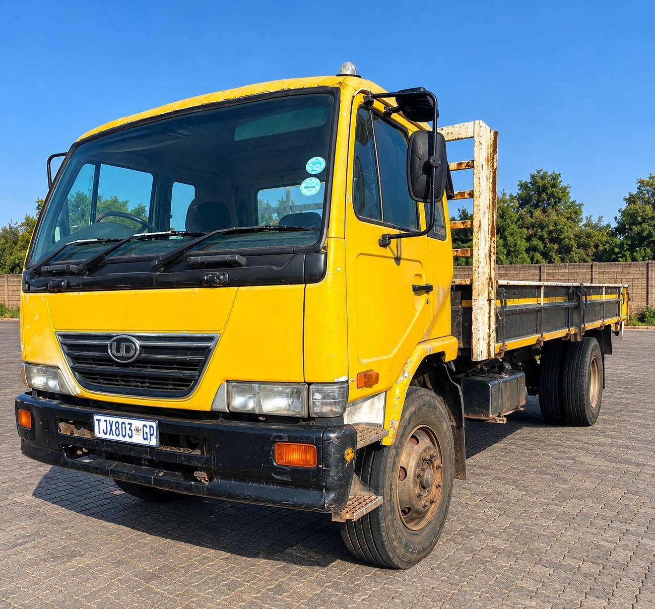 nissan ud80