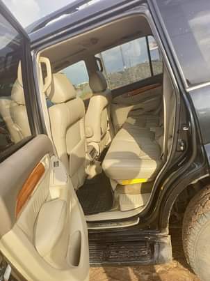 A picture of Gx470 2009 fresh almost first body location owerri owner need
