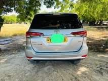 A picture of TOYOTA FORTUNER