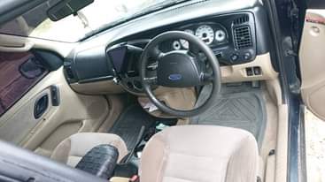 A picture of 2004 FORD ESCAPE