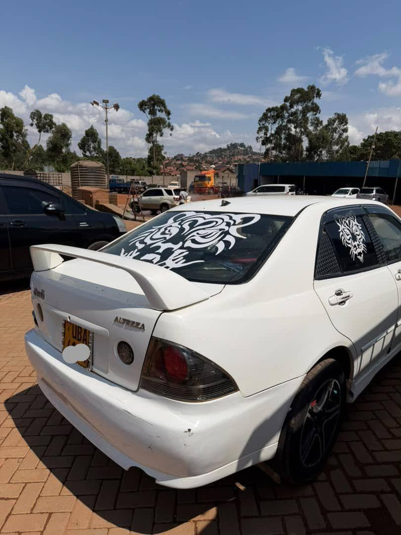 A picture of SUBARU ALTEZA