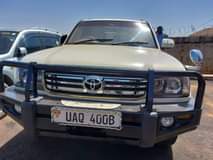 A picture of 2002 Toyota Land cruiser V8