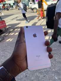 A picture of Iphone 6s plus
