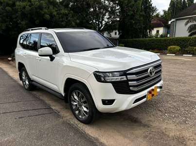 A picture of Car for sale price 340m call 0715100028
