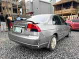 A picture of Distress 2005 civic with good engine gear and ac 1