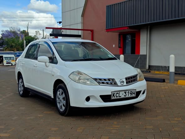 A picture of Nissan tiida