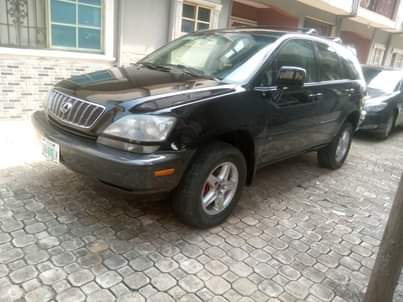 A picture of Sweet RX 300 lexus