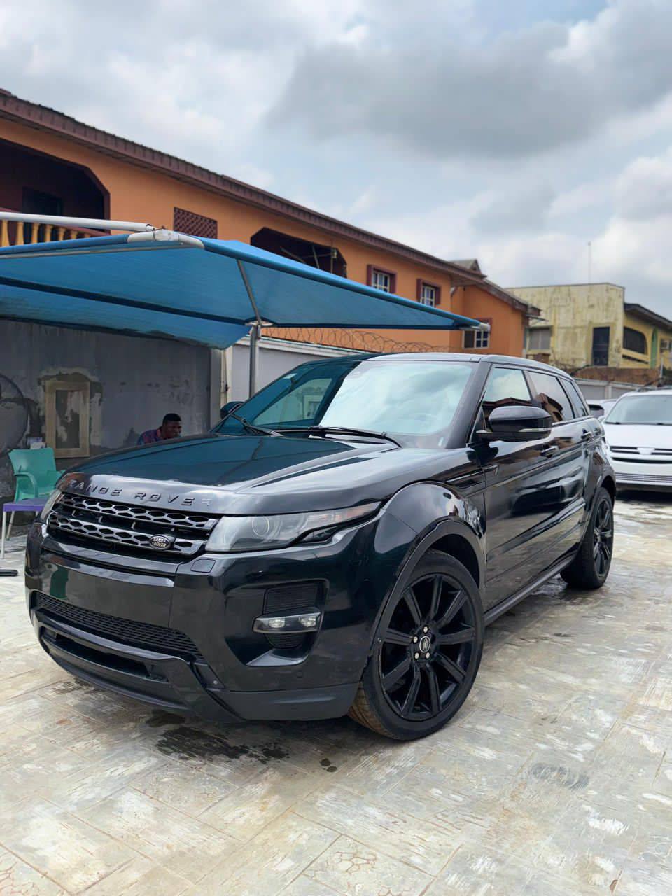 A picture of 2014 Foreign Used Range Rover Evoque.