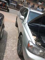A picture of 2006 Toyota Highlander First body Very clean with good interior