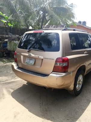 A picture of 2006 Toyota highlanda