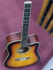 A picture of YAMAHA ACOUSTIC GUITAR