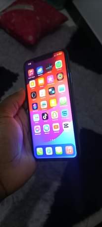 A picture of iPhone 11pro max 256gb 88 battery health working face I