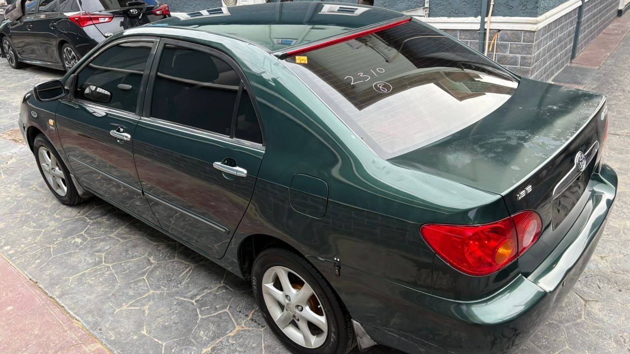 A picture of Toyota corolla 2004 2005