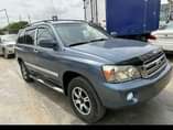 A picture of Toyota Highlander Nigerian used 2003 model 2 roll Buy and